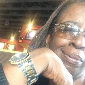 Meet your Posher, Iris